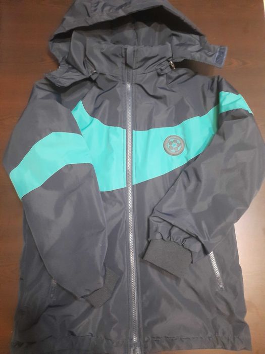 Geaca baieti pentru varsta de 13-14 ani.