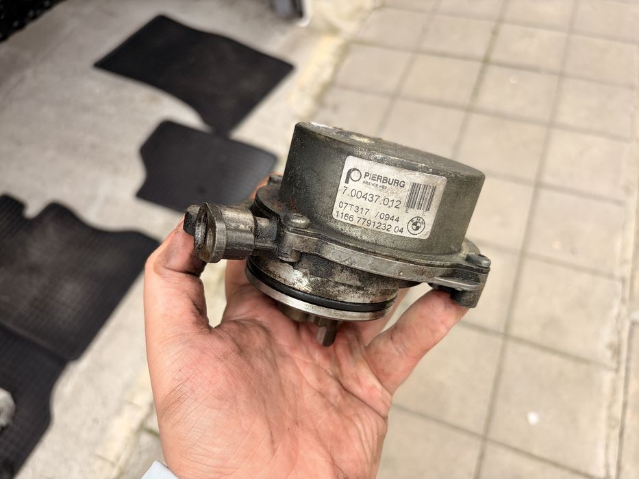 Вакуум помпа за BMW M57 E60 3.0D VACUUM PUMP 7791232