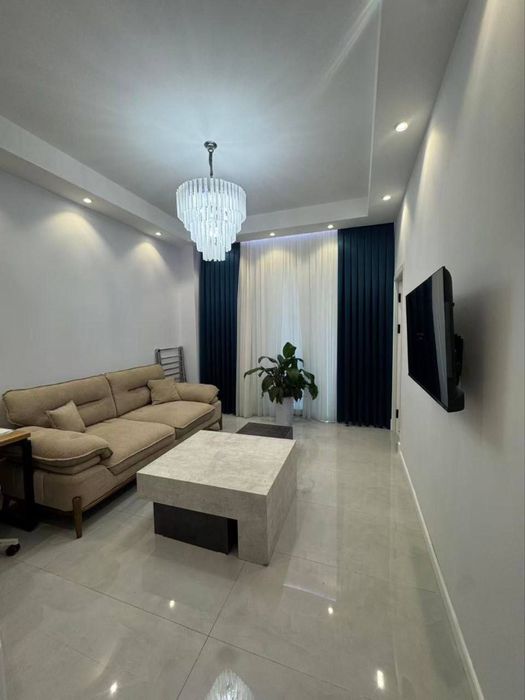 Срочно!!Сдается Шикарная 2х ком квартира Ор-р Метро Чиланзар 999*