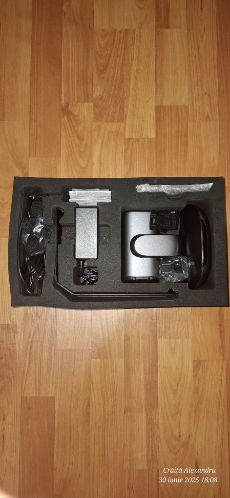 Vând camera web Hikvision