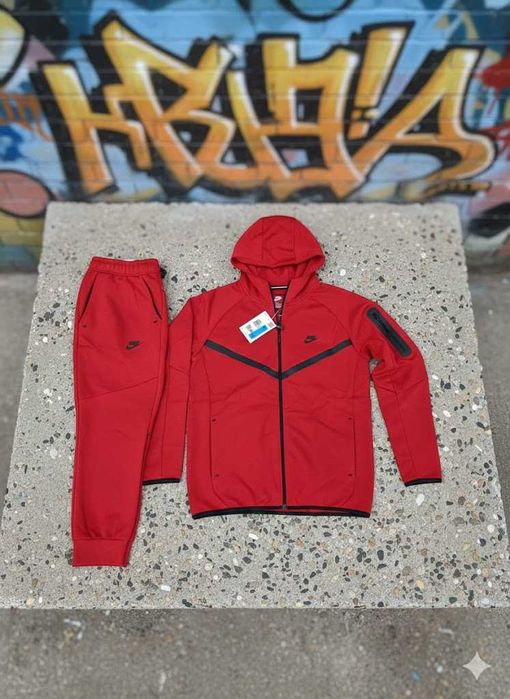 Trening Nike TECH Fleece Rosu - Produs Premium - Bumbac