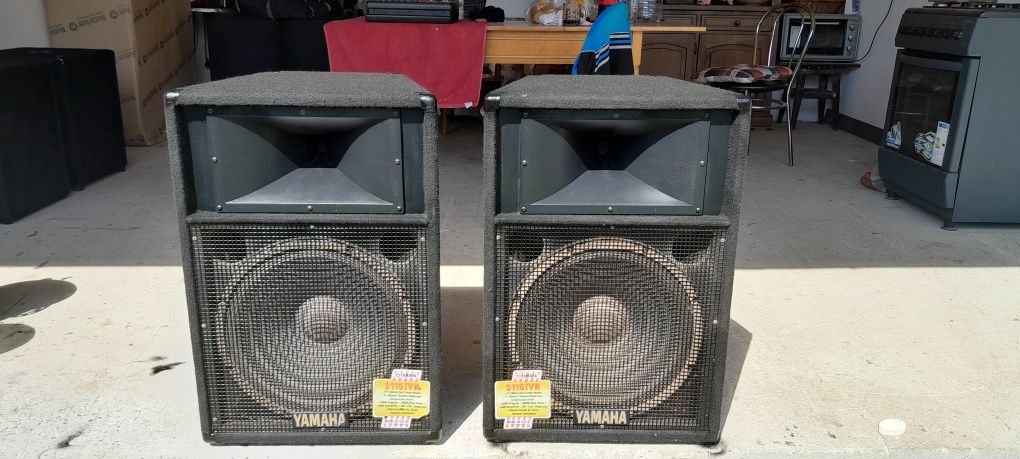 Vând 2 boxe yamaha S115, bași pasivi omnitronic BX 1550 500w