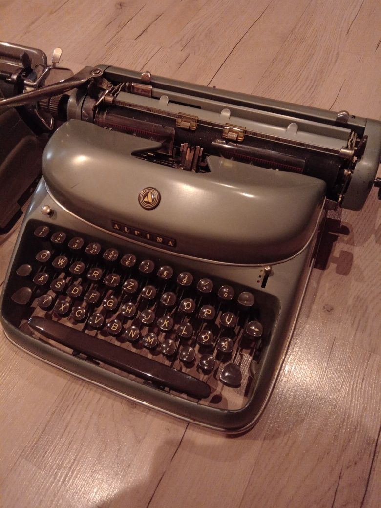 Mașini de scris vintage,de colectie