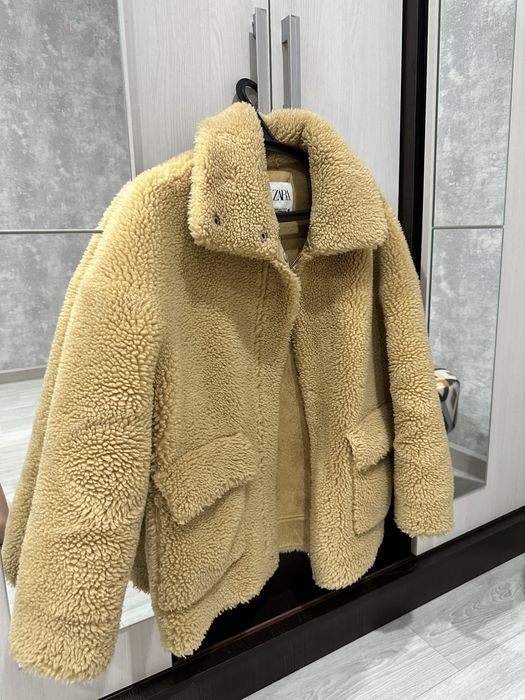 Шуба в отличном состоянии, размер S, прдойдет и на М. Теплая