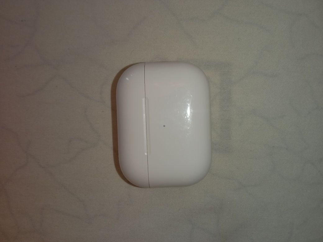 Airpods pro в идеальном состоянии.