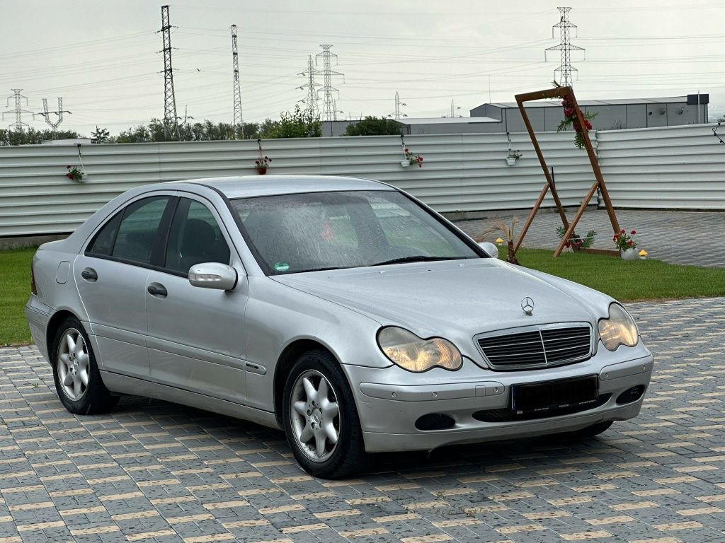 Mercedes c220 diesel  automat  înmatriculat ro carte talon itp valabil