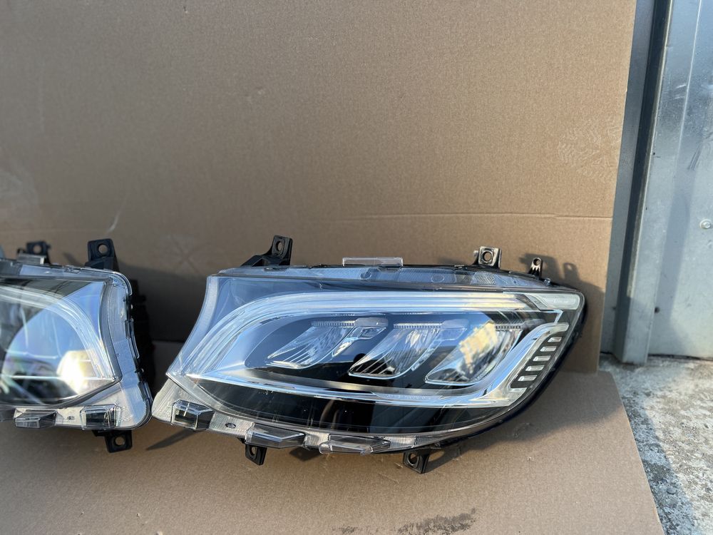 Mercedes Sprinter W907 W910 Set Faruri Far stanga-dreapta Full Led