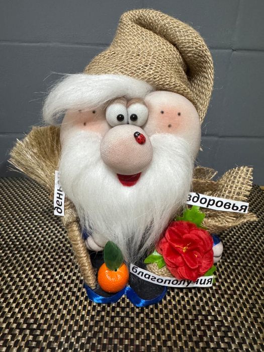 Домовой статуэтка