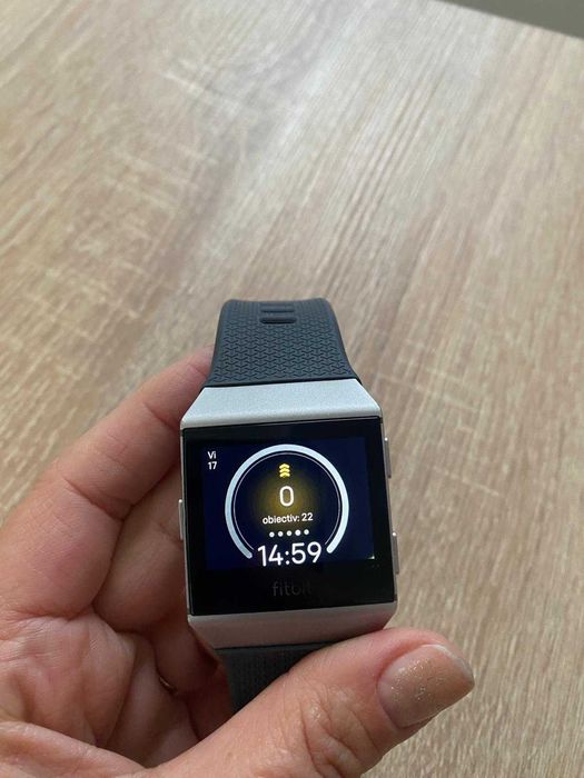 Ceas Fitbit Ionic – funcționează perfect, cu încărcător original