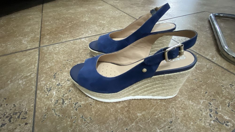 Sandale cu platforma nr 38