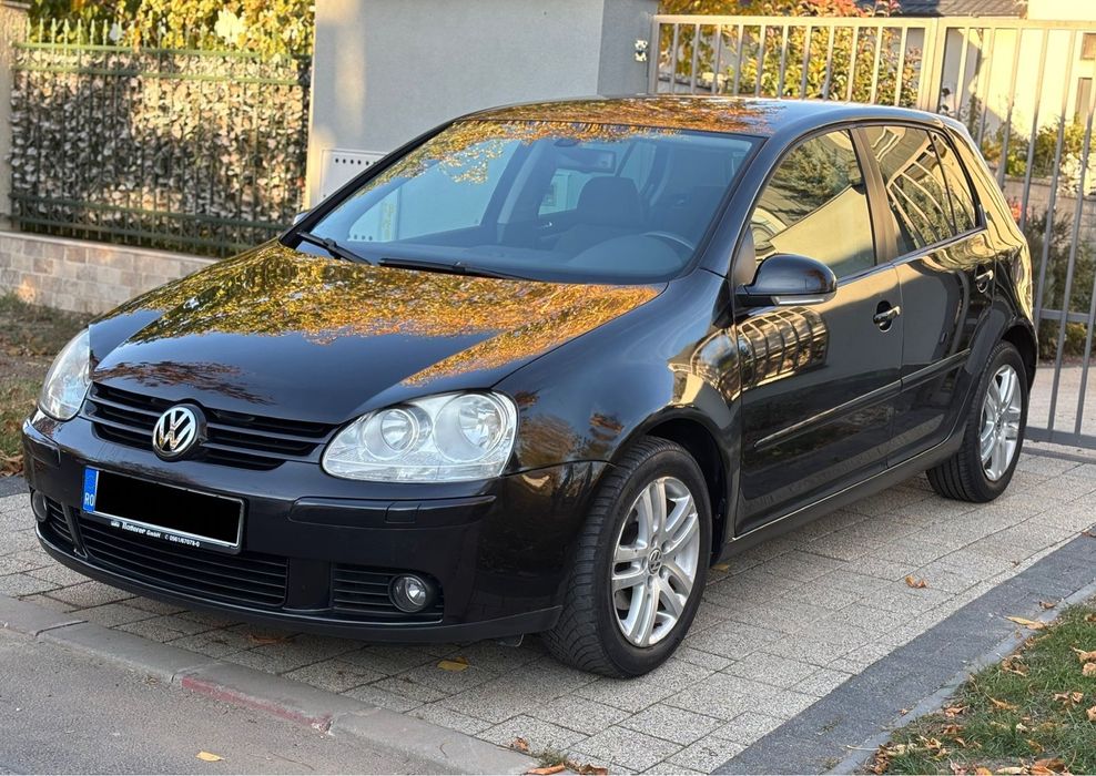 Volkswagen Golf 5 1.6 MPI , intretinut carte service la zi