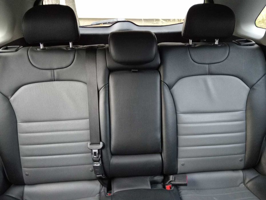 KIA Niro subcompact SUV, hibrid, an 2017,import Olanda.