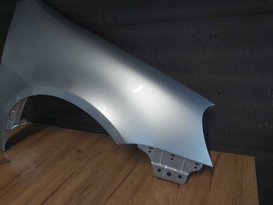 Aripa Fata Dreapta VW Golf 5/V 2004-2008 (LA7W (Gri Deschis))