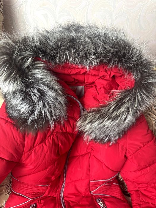 Продам пуховик зимний с мехом чернобурки