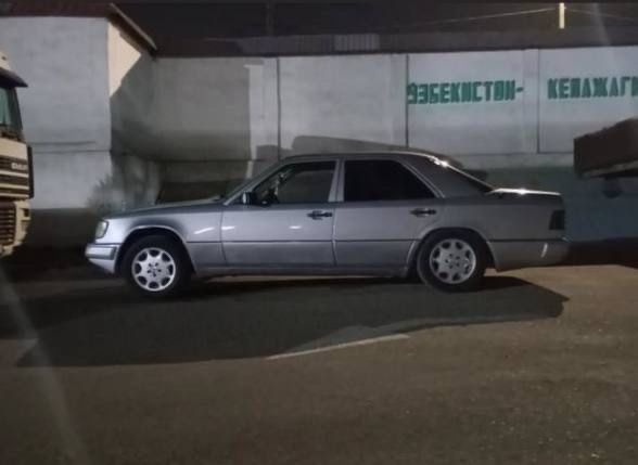Mersedes benz w124 kuzof sirochni sotiladi