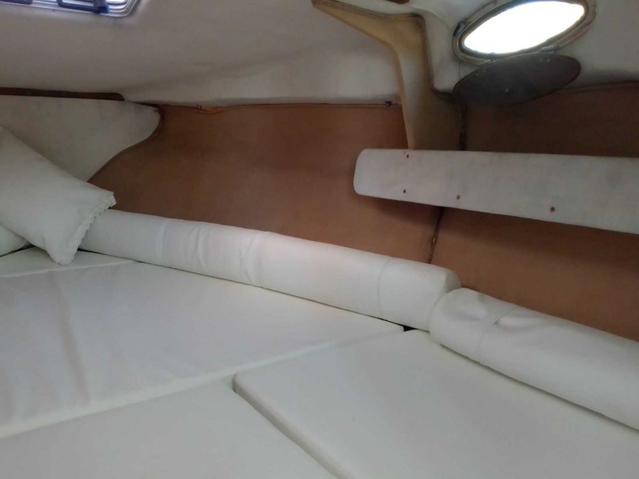 Vând o barcă Delfin 650 cu cel mai bun motor SUZUKI DF 140