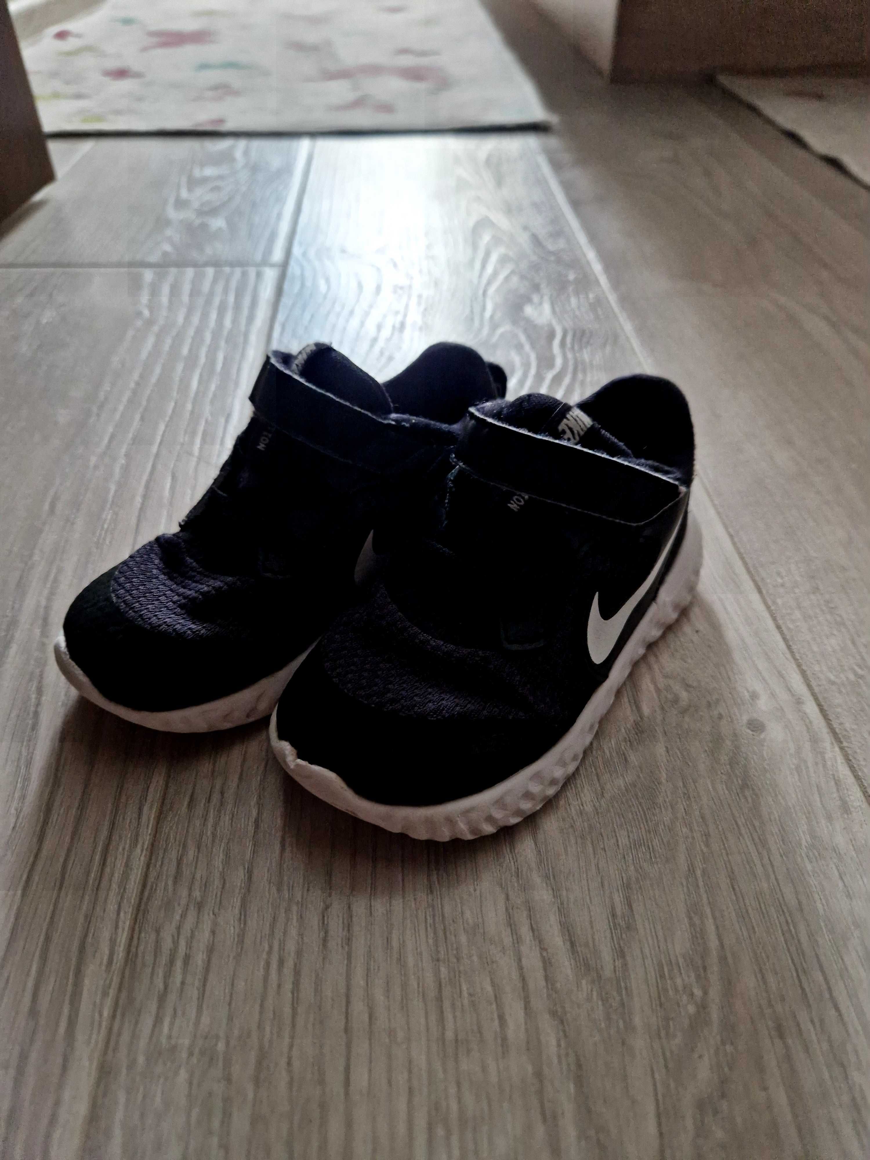 Nike Revolation5