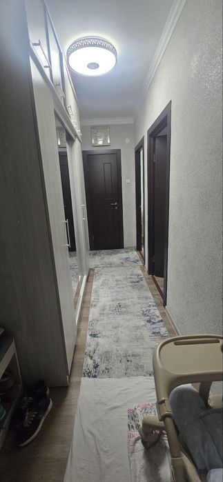 Sergeli rayon 9-xududda 2 xonali uy sotiladi. 2/7/7