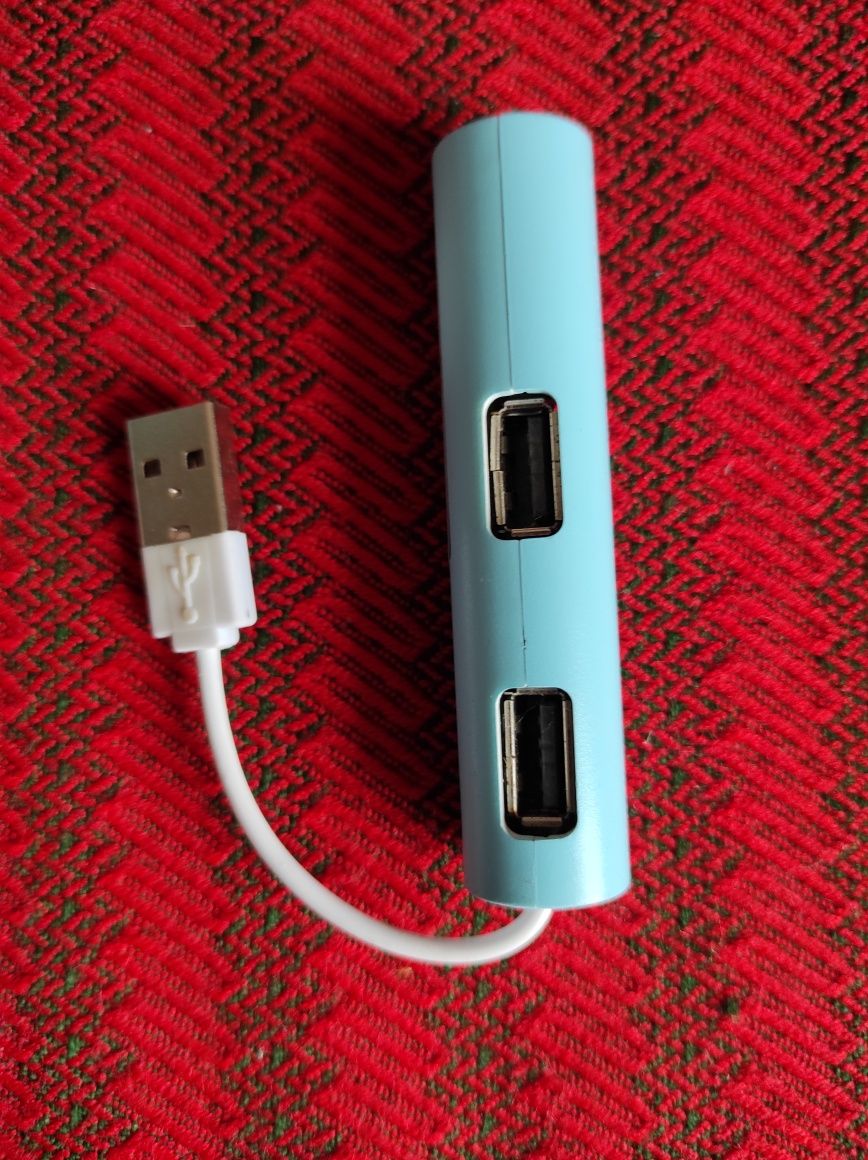 Adaptor cu 4 porturi de USB