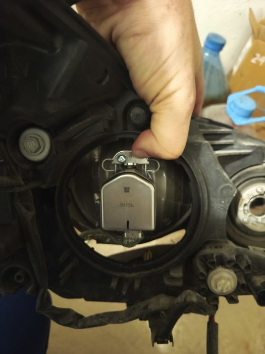 Фарове за subaru XV ксенон