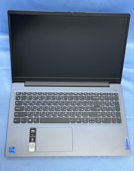 Ноутбук для работы и учебы Lenovo 2024г