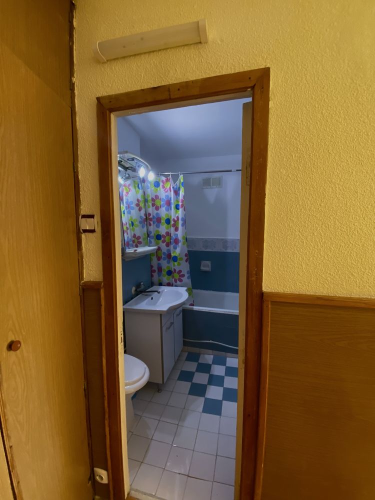 VAND/Inchiriez apartament 3 camere,etaj 4