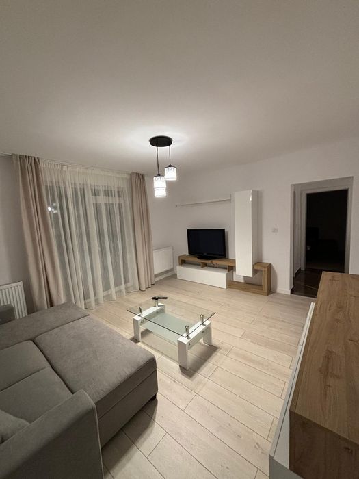 Inchiriez ap.2 camere decomandate