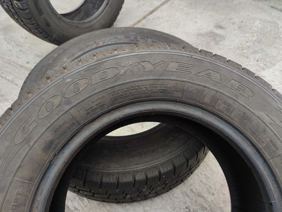 2бр Зимни Гуми за БУС 215 65 15 С - Goodyear - DOT 2022