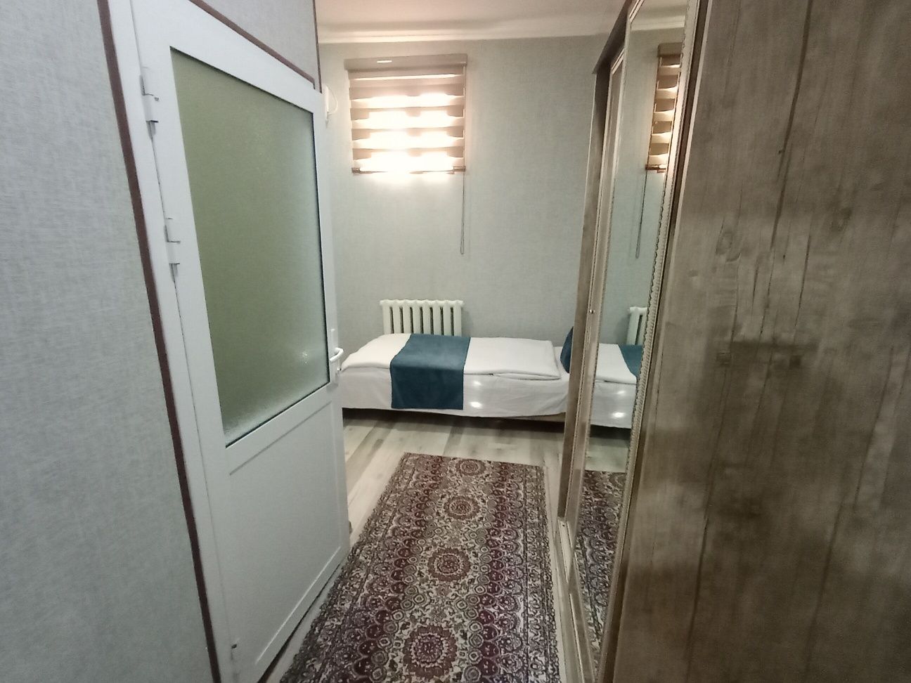 gastinitsa 1 kishi  100.000. Talab e.h. :pasport, zaks talab qilinadi