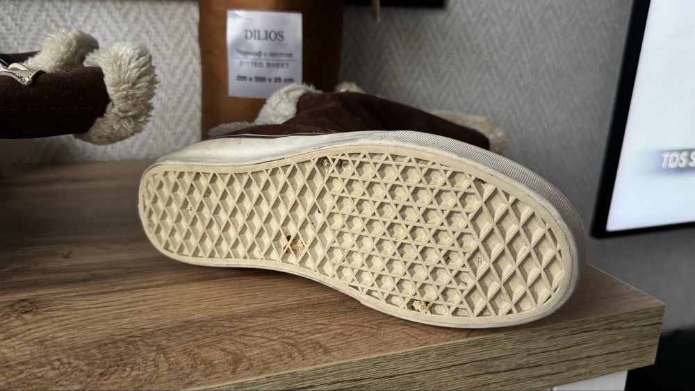 Дамски кожени апрески Vans номер 35