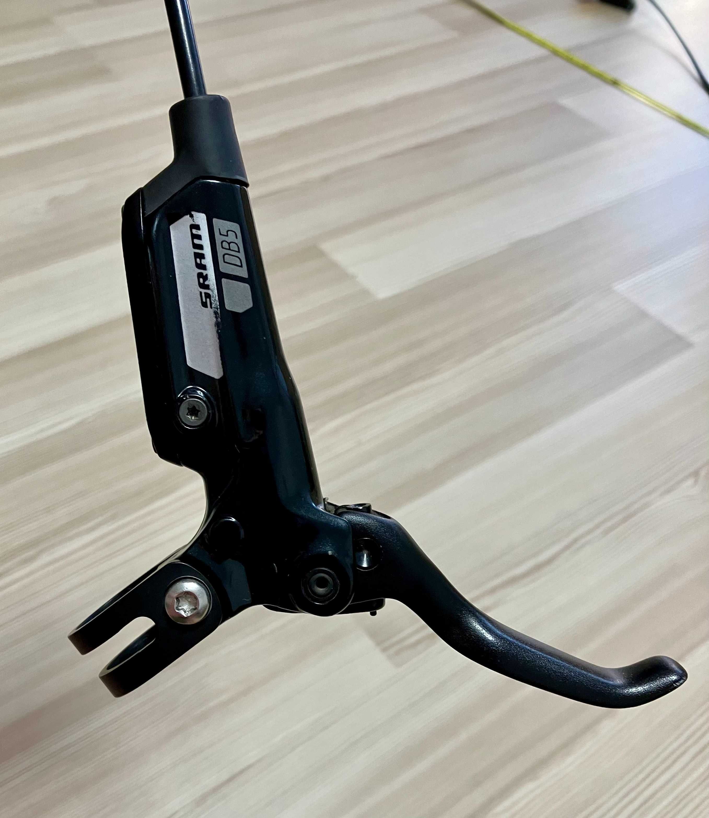 Frână hidraulică spate SRAM DB5 – stare bună