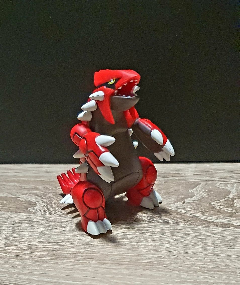 Figurine legendary Pokemon: Groudon , Kyogre , RegiSteel