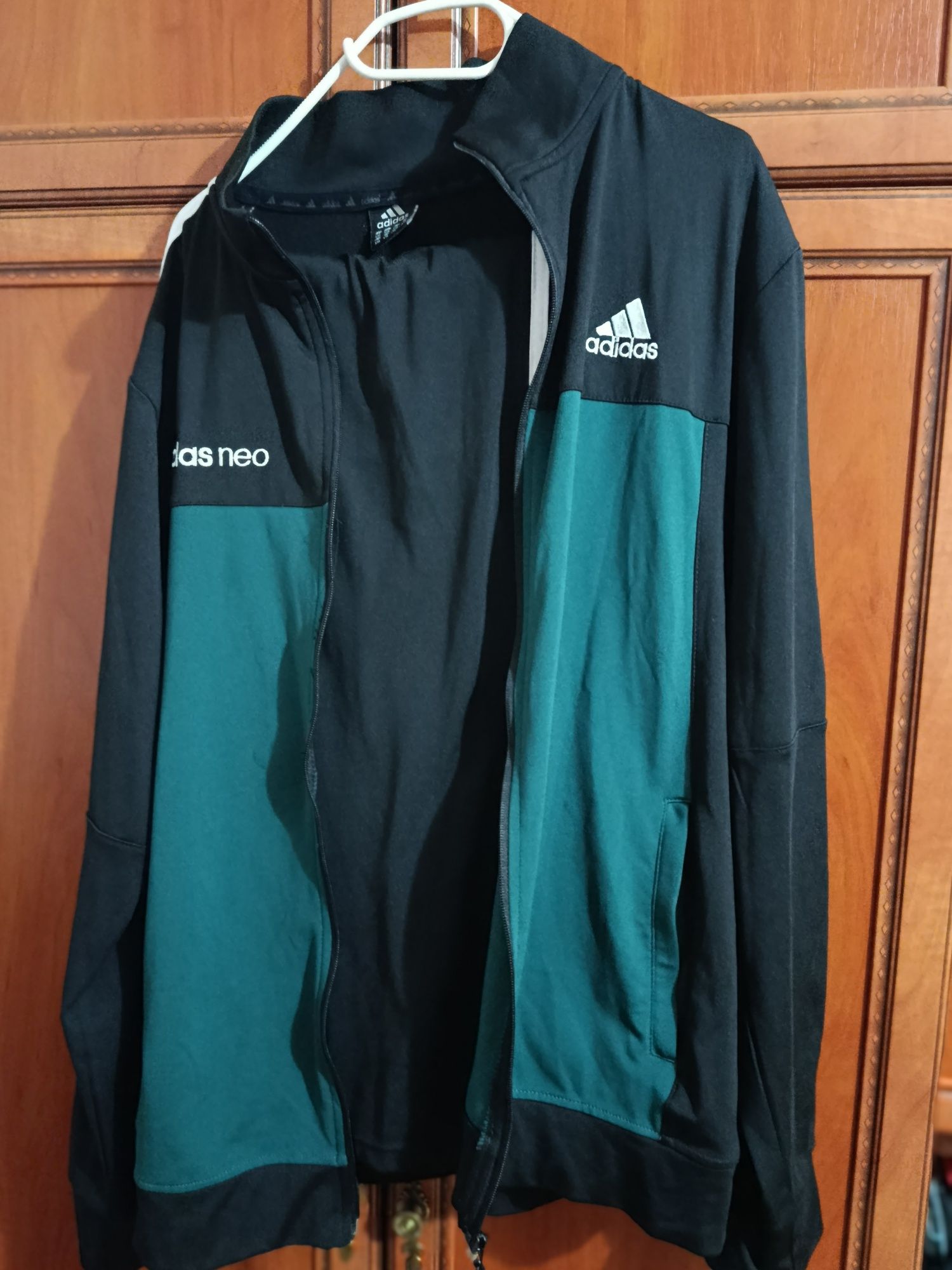 2 Treninguri Adidas ambele mărimea xxl