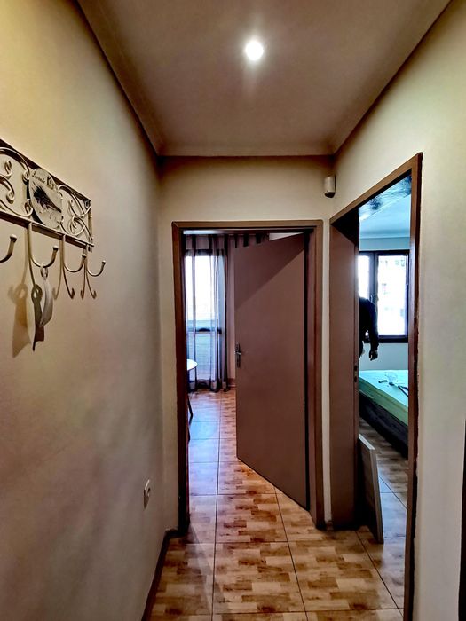 Дава се под наем Двустаен апартамент в Бургас, Възраждане - 50 кв.м за 255 € - Снимка #2