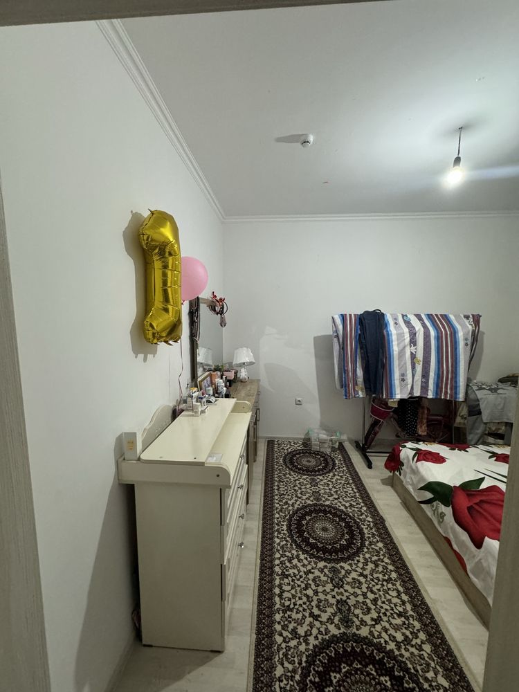 Srochno Yashnabod rayon Olmos Maxallasi 3/2/16 kvartira sotiladi