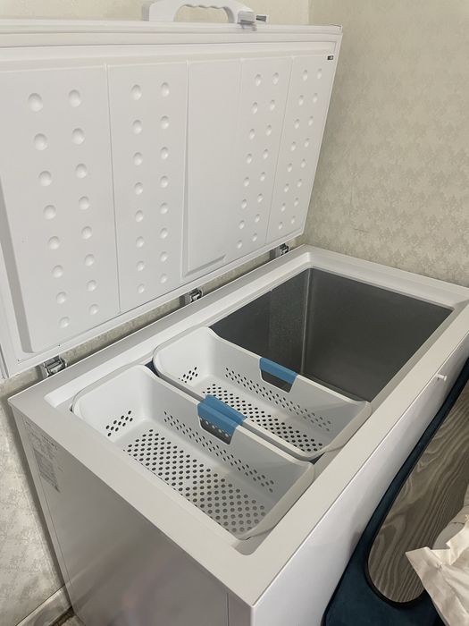 Морозильник в идеальным состояние 290л