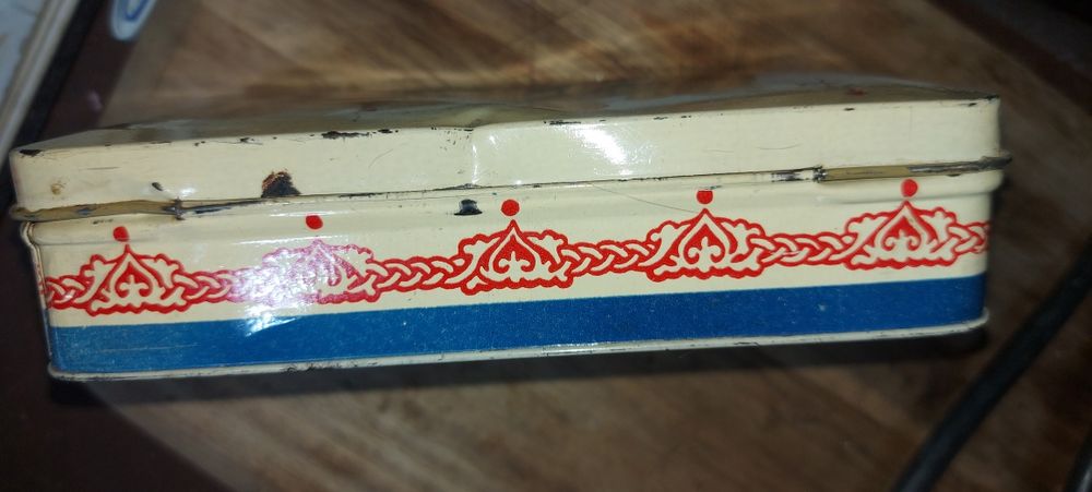 Стара руска рисувана метална кутия