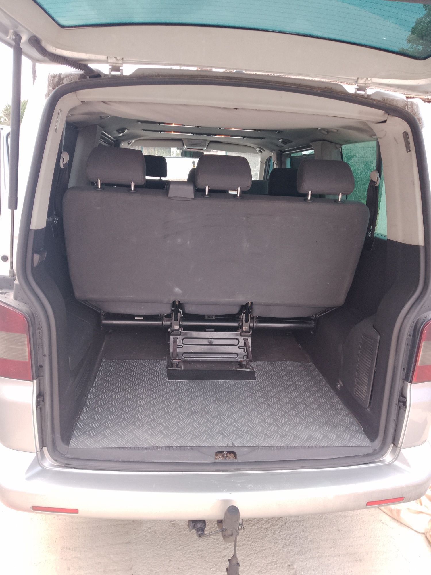 VW T5 Caravell.   .