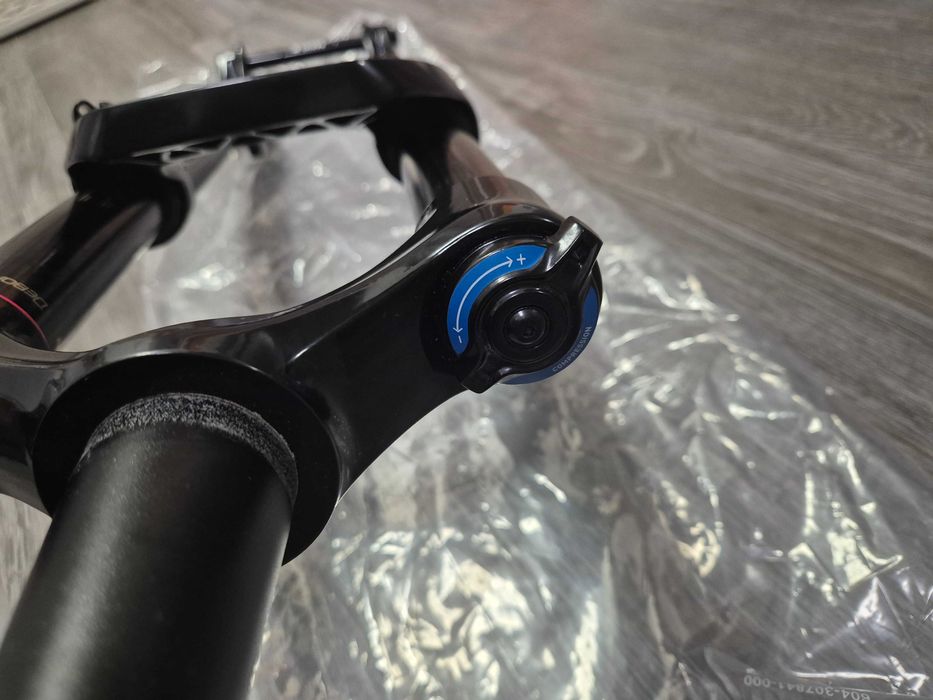 RockShox Revelation 15x110 Boost 150mm НОВА