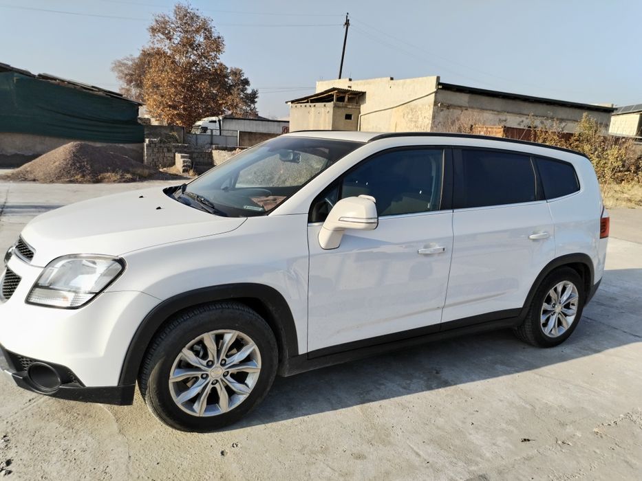 Арландо мошина сотилади