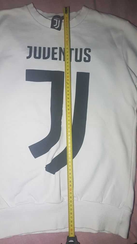 Продавам суитчър JUVENTUS