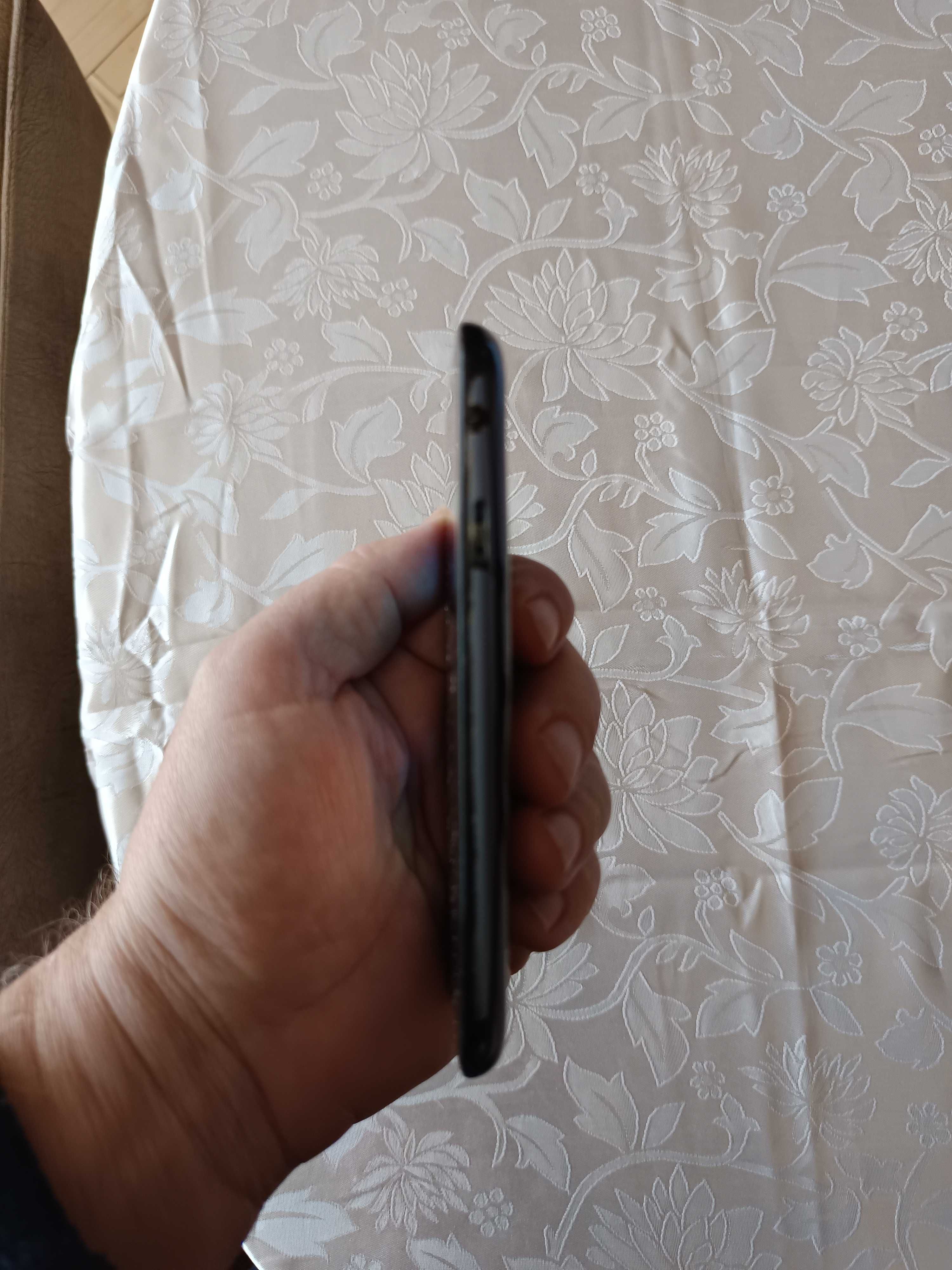 Продавам телефон Samsung Galaxy  S III Neo