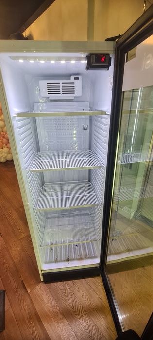 Frigider Vitrina Băuturi Sucuri Congelator