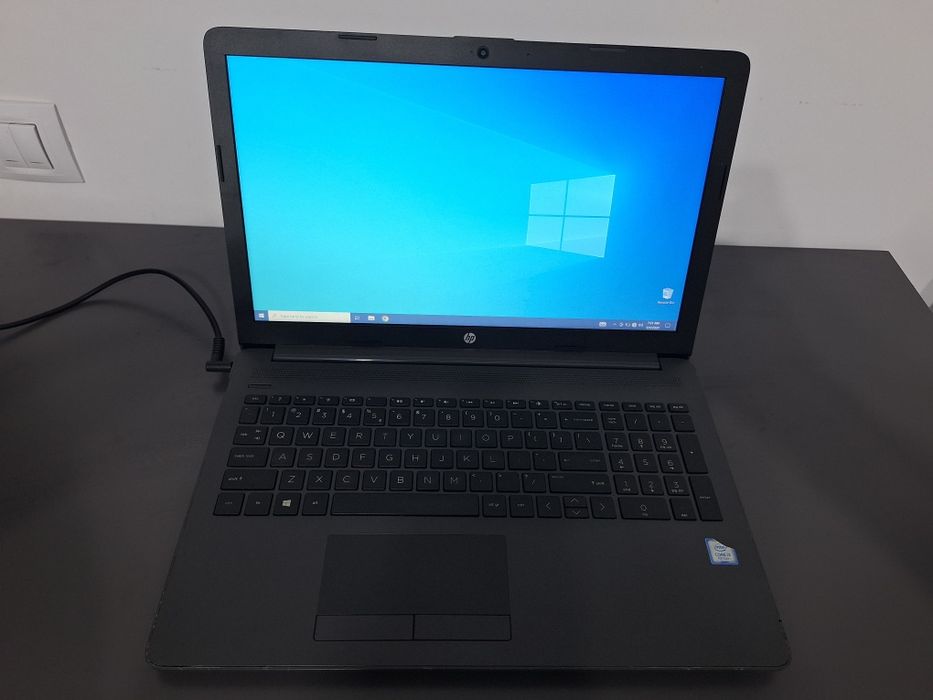 Laptop HP I3-7020 CPU 2,3GHz 8GB RAM