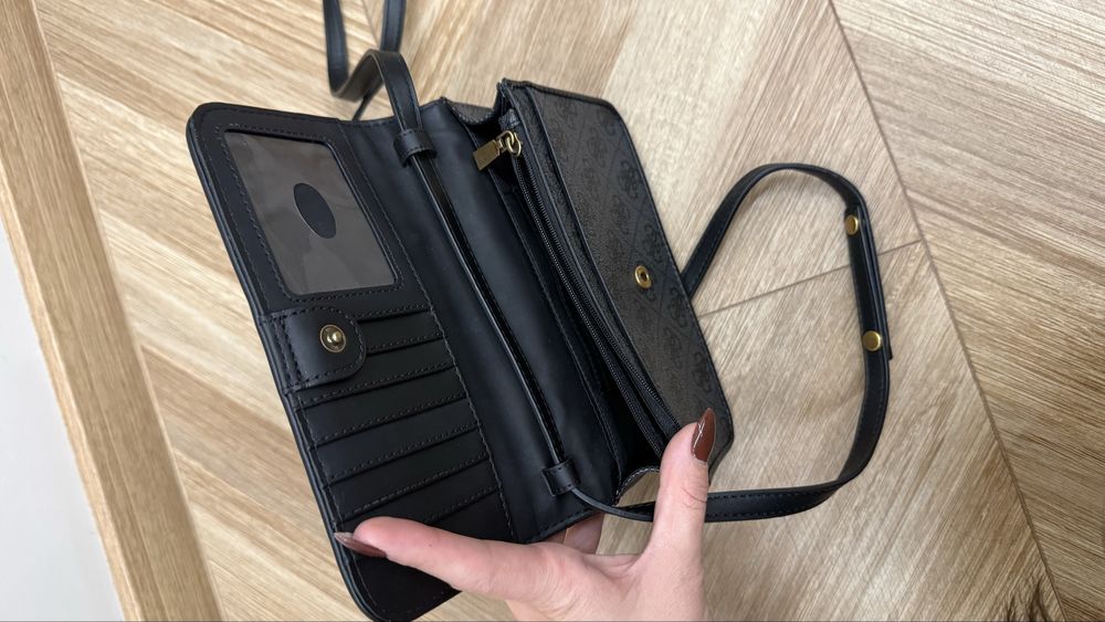 Чанта, портмоне Guess