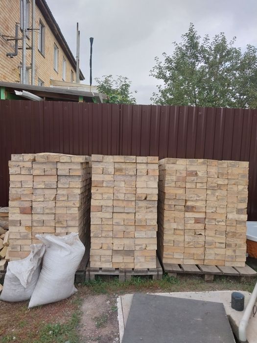 Кирпичи по 300 тенге