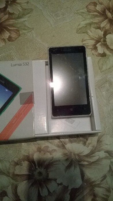 Продавам телефон Lumia 532