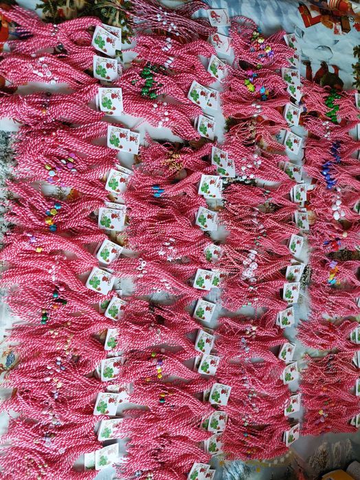 Евтини Мартеници на едро и дребно