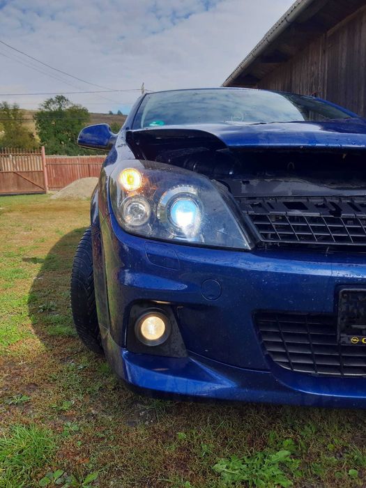 Opel Astra H GTC OPC Line - avariat