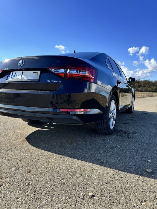 Skoda Superb 1.6 TDI DSG 2018 - Full option / Navi mare / trapa